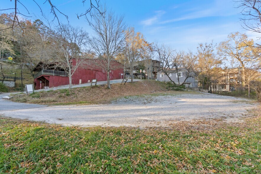 More Photos Of 75 Center St, Eureka Springs General Retail For Sale