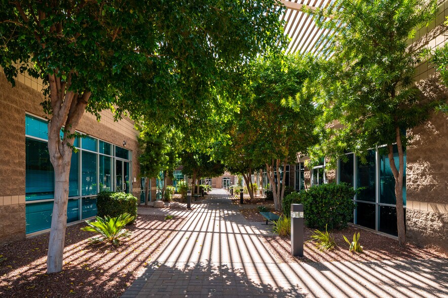 More Photos Of 15880 N Greenway-Hayden Loop, Scottsdale Unknown For Lease