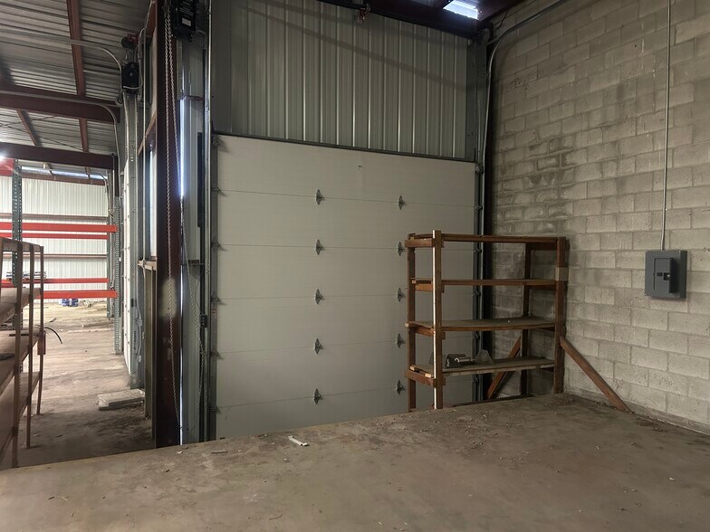 More Photos Of 1921 N Harrison Ave, Pocatello Flex For Sale