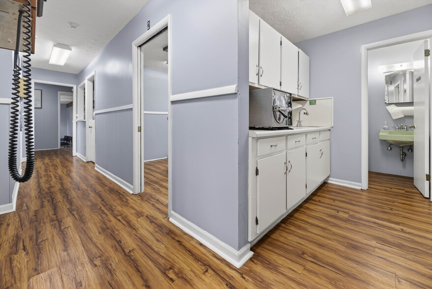 More Photos Of 3310 Henry Rd, Anniston Healthcare For Sale