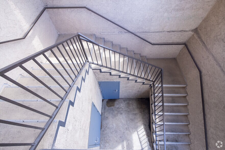 More Photos Of 5318 S Vermont Ave, Los Angeles Storefront Retail Office For Sale