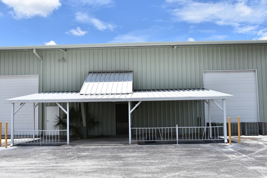 More Photos Of 12910 Automobile Blvd, Clearwater Manufacturing For Lease