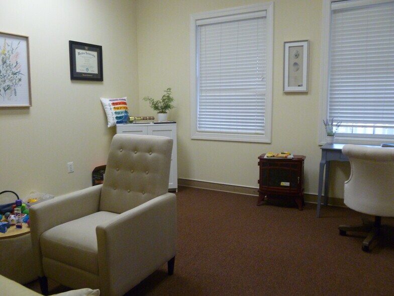 More Photos Of 4000-4008 Genesee Pl, Woodbridge Medical For Sale
