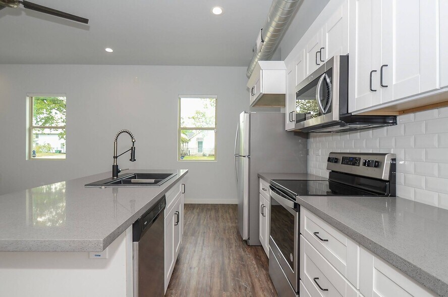 More Photos Of 3424-3426 Tuam St, Houston Apartments For Sale