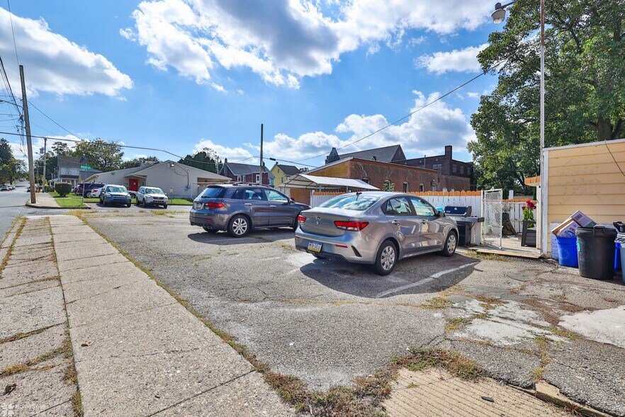 More Photos Of 902 W Wilkes Barre St, Easton Apartments For Sale