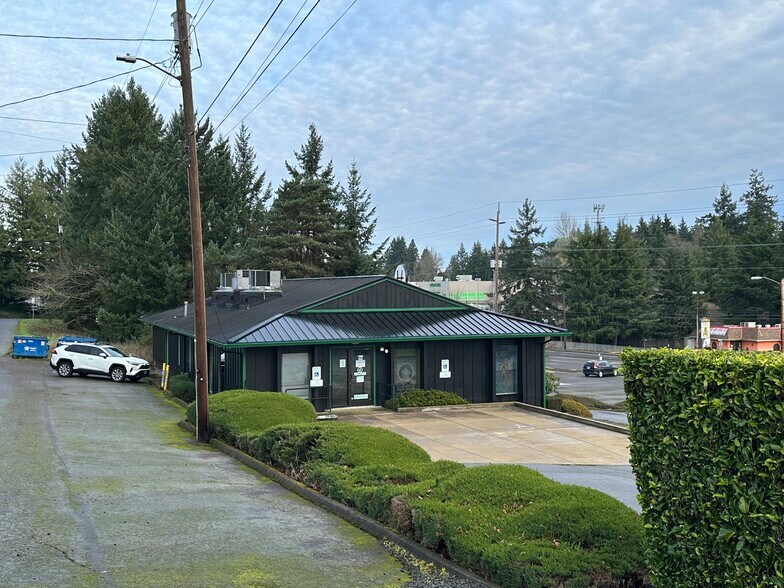 More Photos Of 3753-3755 Commercial St SE, Salem Office For Lease