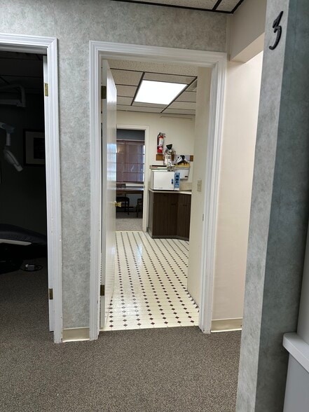 More Photos Of 104 E Summit Ave, Wales Office For Sale