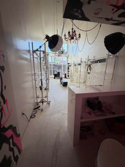 More Photos Of 7611-7615 Melrose Ave, Los Angeles Storefront For Lease