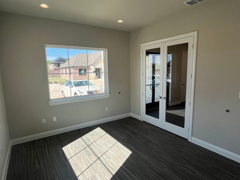 More Photos Of 2601 Little Elm Pky, Little Elm Medical For Sale