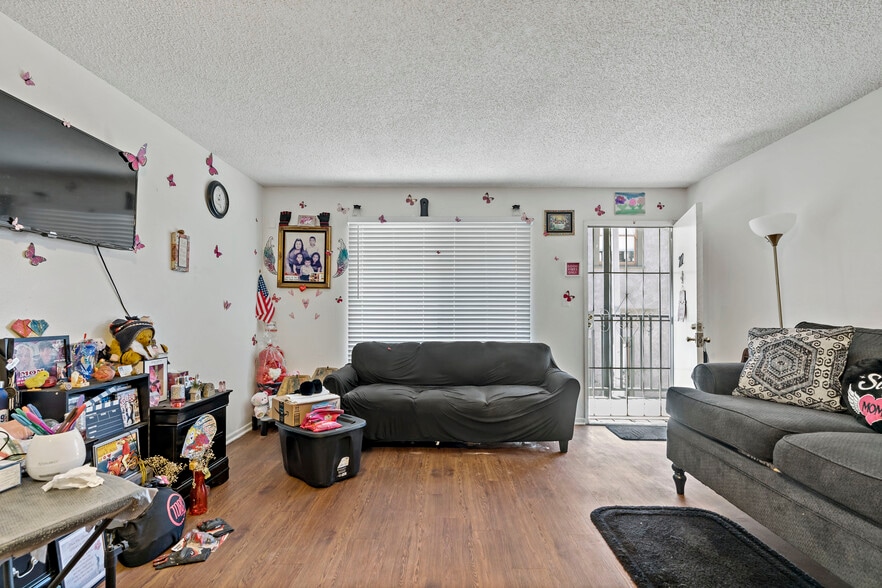 More Photos Of 1715 Westmoreland Blvd, Los Angeles Apartments For Sale