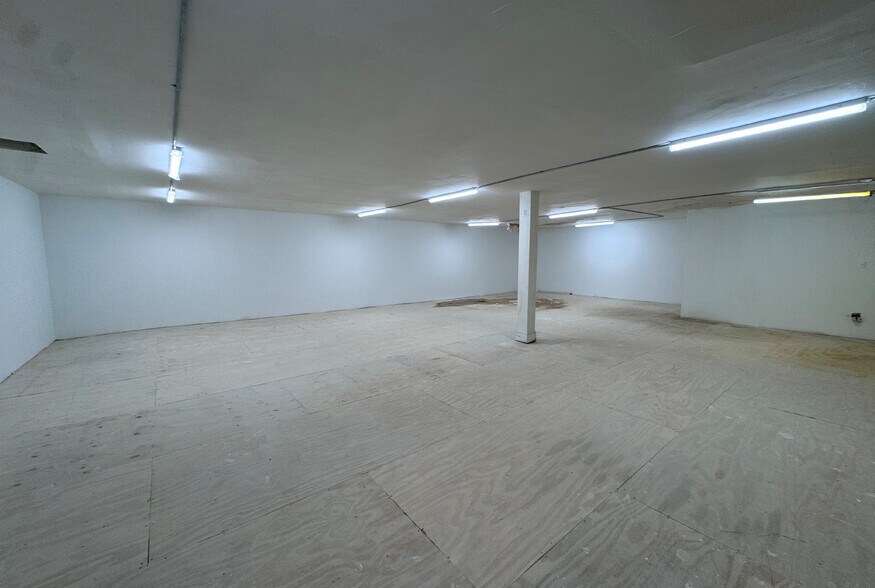 More Photos Of 16505 Jamaica Ave, Jamaica Storefront For Lease