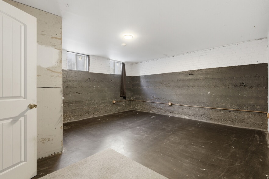 More Photos Of 869 W Center St, Provo Flex For Sale