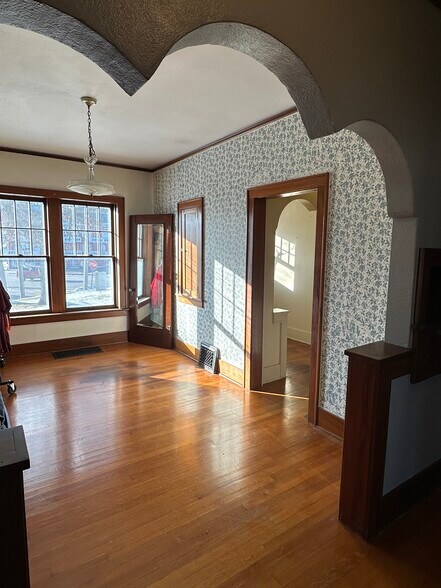 More Photos Of 9 Caulfield Ave, Camdenton Storefront Retail Office For Sale