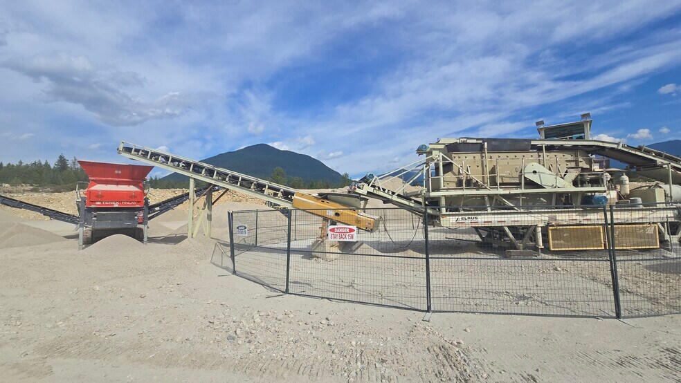 More Photos Of 1500 Hot Springs Rd, Nakusp Industrial For Sale