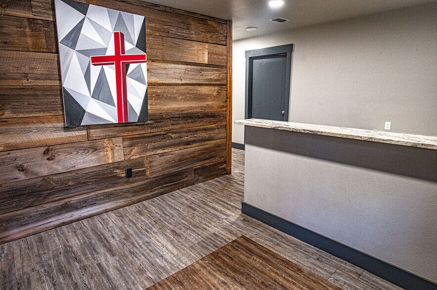 More Photos Of 2628 Bill Owens Pky, Longview Health Club For Sale