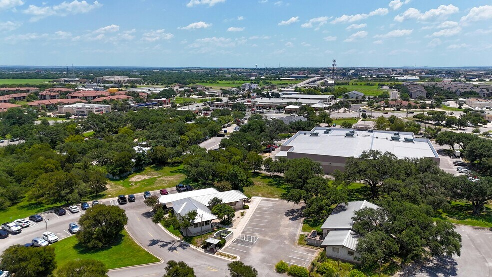 More Photos Of 310 Stagecoach Trl, San Marcos Medical For Lease