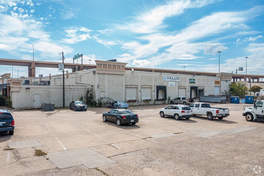 More Photos Of 2605 LBJ Fwy, Dallas Storefront For Sale