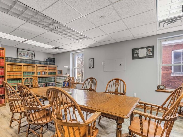 More Photos Of 361 King St, Midland Office For Lease