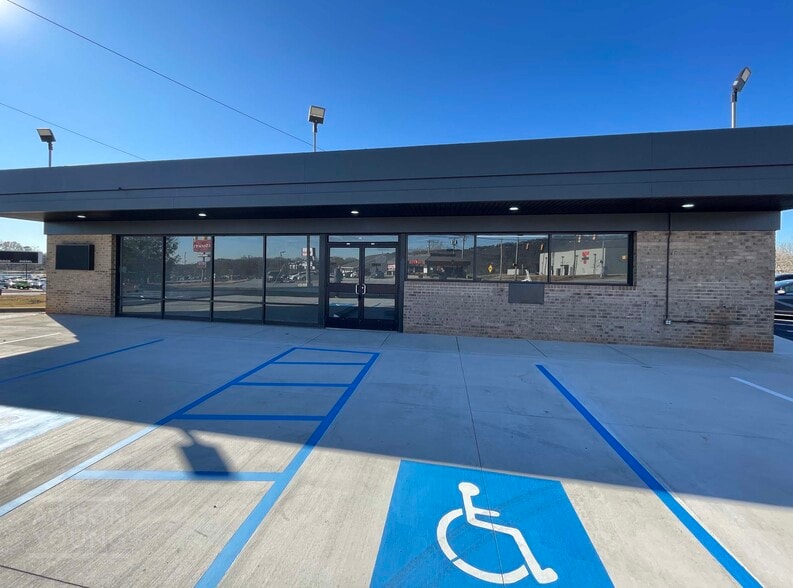 More Photos Of 5055 Old Buncombe Rd, Greenville Storefront Retail Office For Lease