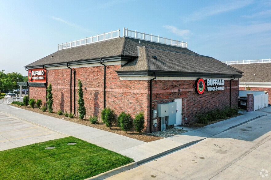 More Photos Of 3845 Village Dr, Lincoln Restaurant For Lease