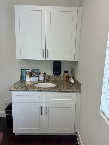 More Photos Of 150 Pine Forest Dr, Shenandoah Medical For Lease