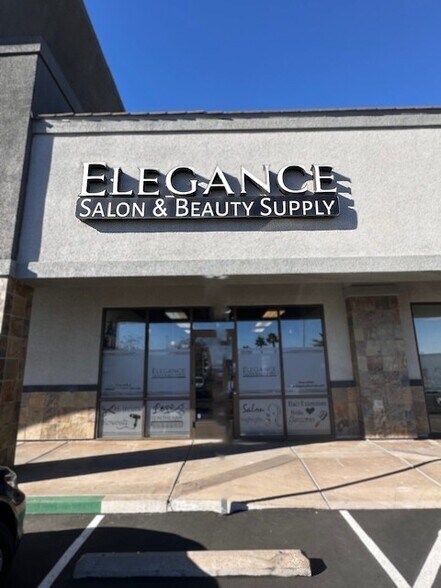 More Photos Of 171 N Gibson Rd, Henderson Storefront For Lease