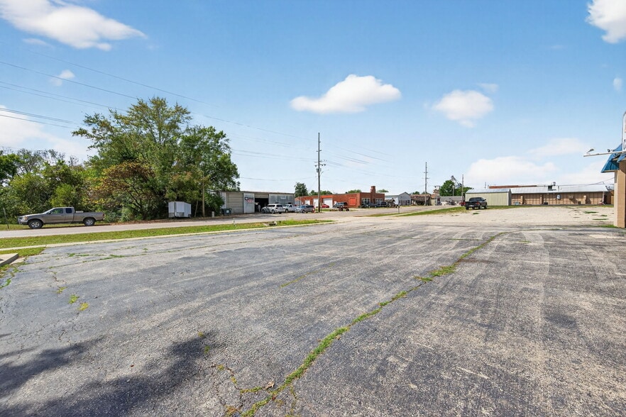 More Photos Of 115 E Booneslick Rd, Jonesburg Carwash For Sale