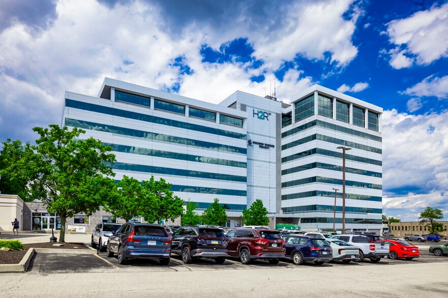 More Photos Of 875 Greentree Rd, Pittsburgh Office For Sale