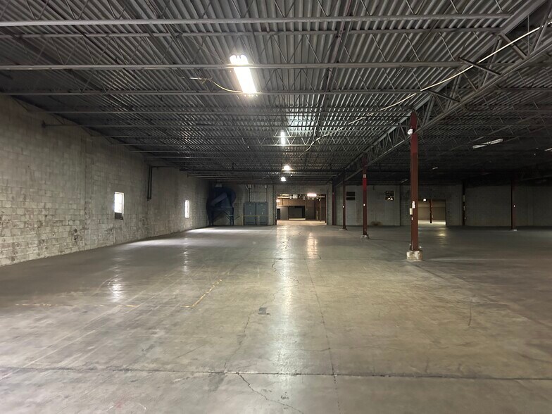 More Photos Of 213 W 1st St, Huntingburg Warehouse For Sale