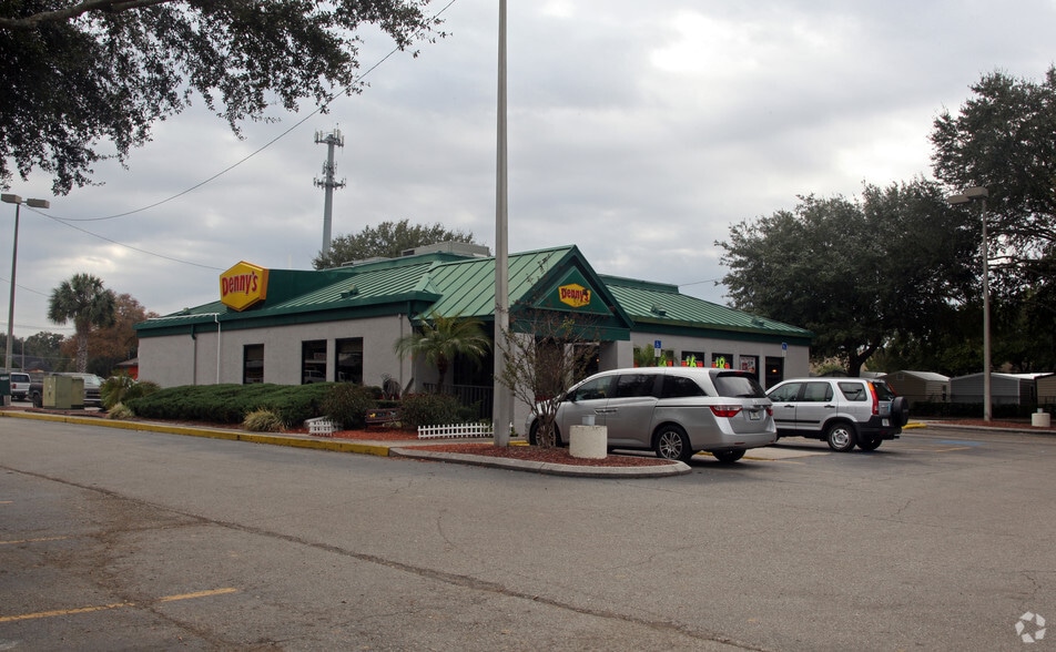 More Photos Of 1301 W Brandon Blvd, Brandon Restaurant For Lease