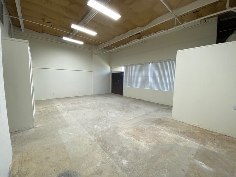 More Photos Of 1792 Callens Rd, Ventura Distribution For Lease