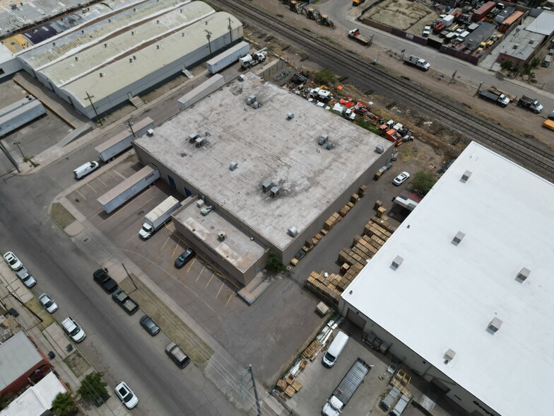 More Photos Of 3324 Durazno St, El Paso Distribution For Lease