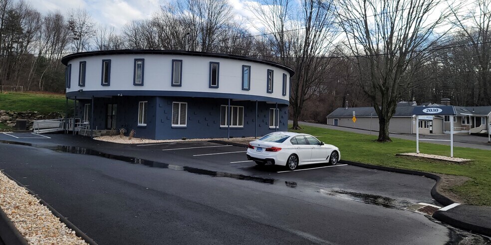More Photos Of 2030 Straits Tpke, Middlebury Office For Lease