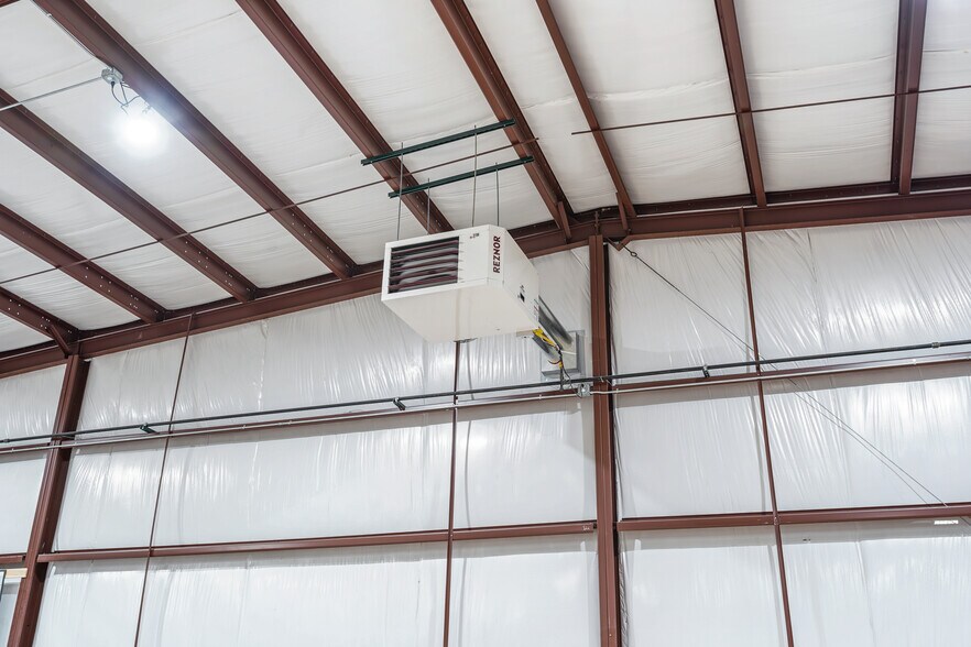 More Photos Of 3229 Airport Rd, Helena Airplane Hangar For Sale