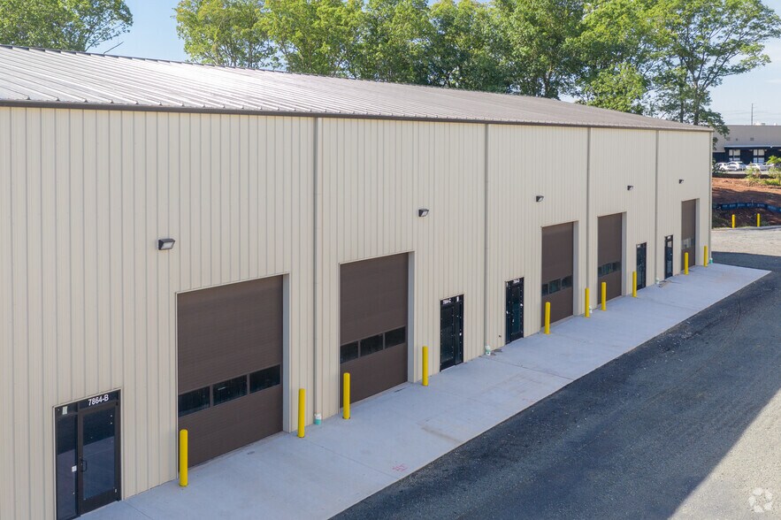 More Photos Of 7860 7862 7864 Capital Ct, Manassas Park Warehouse For Lease