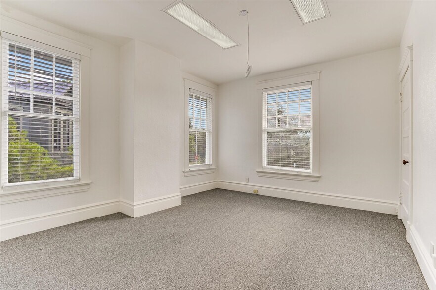 More Photos Of 1010 Rio Grande St, Austin Office For Lease