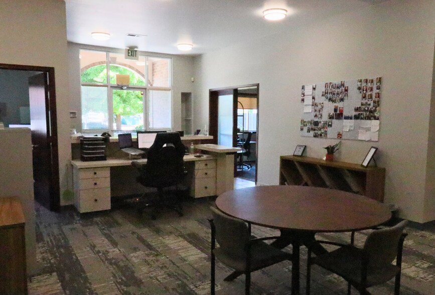 More Photos Of 9629 N Colfax Rd, Spokane Office For Sale