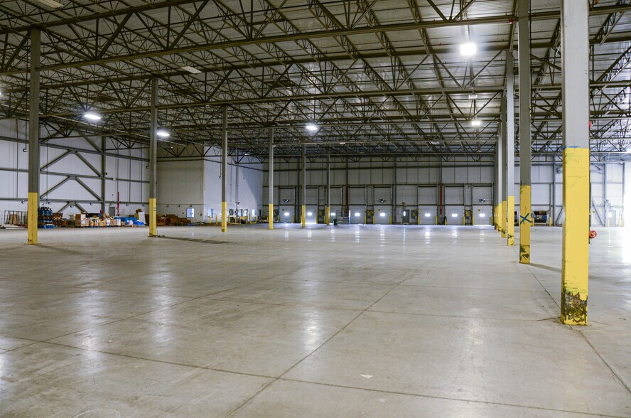 More Photos Of 210 Ski Village Dr, Mount Shasta Distribution For Lease