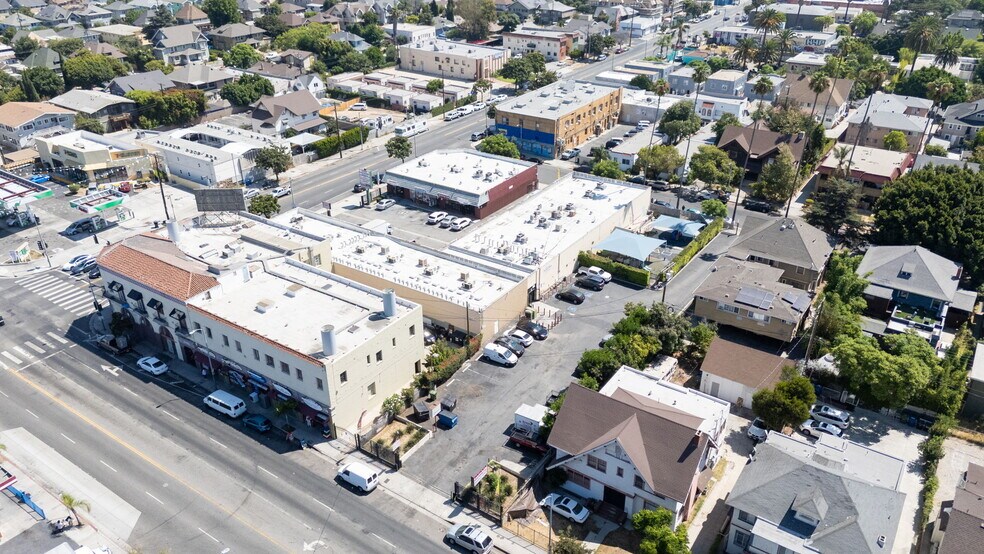 More Photos Of 1660 W Adams Blvd, Los Angeles Storefront For Sale