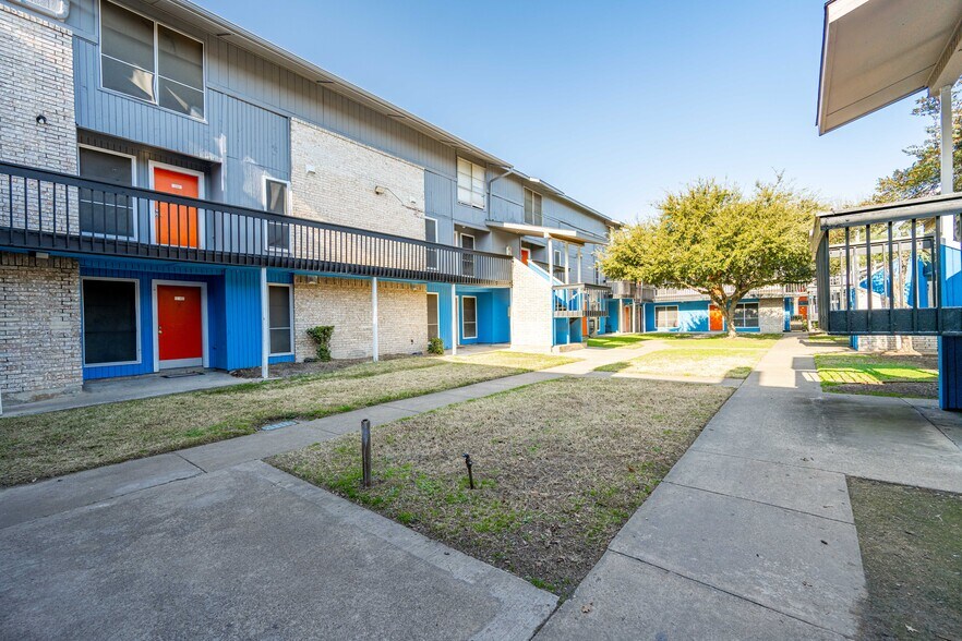 More Photos Of 2850 Clydedale Dr, Dallas Apartments For Sale