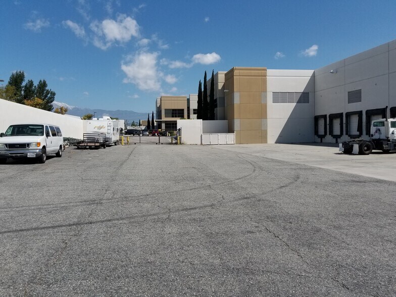 More Photos Of 13500 Marlay Ave, Fontana Warehouse For Lease