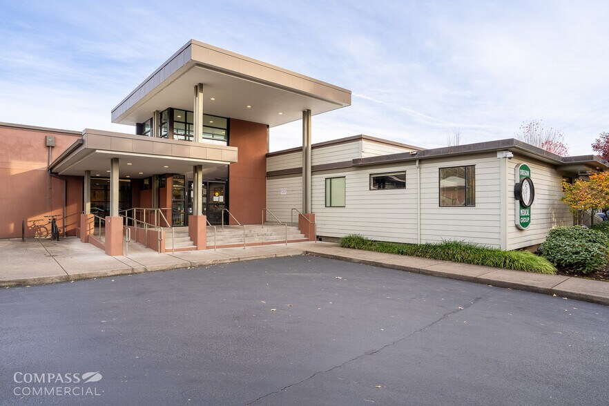 More Photos Of 1680 Chambers St, Eugene Medical For Lease