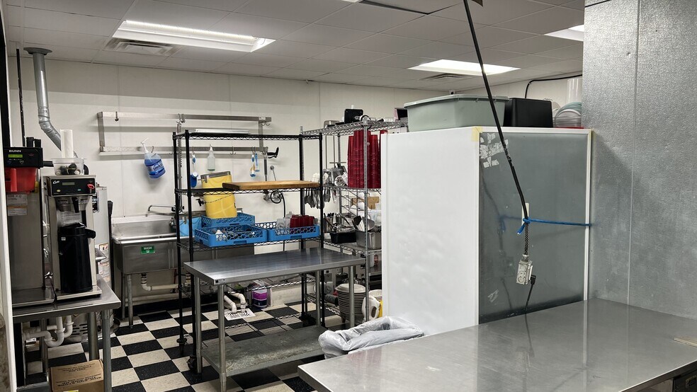 More Photos Of 1107 NW 32nd St, Newcastle Restaurant For Sale