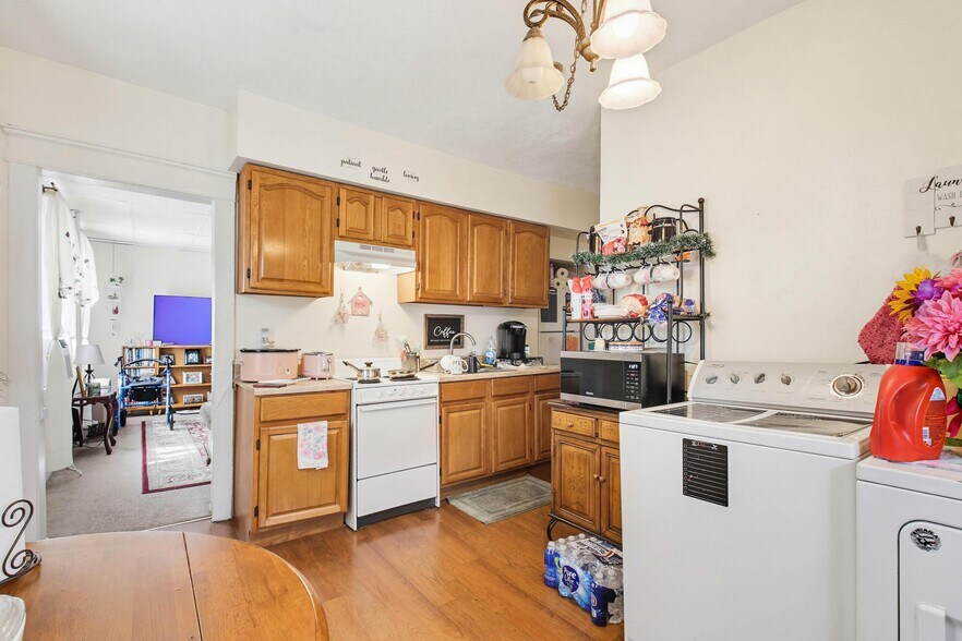 More Photos Of 467 Northampton st, Kingston Multifamily For Sale