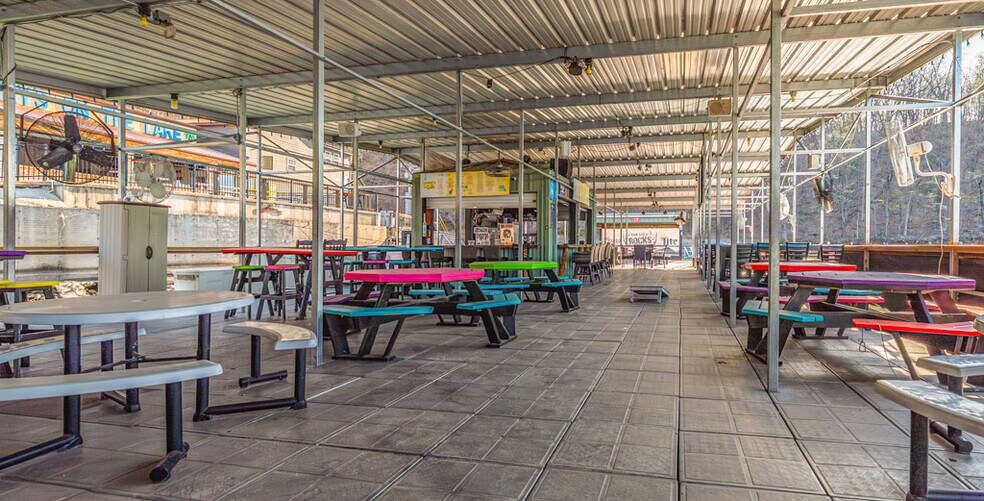 More Photos Of 364 Galley Rd, Camdenton Restaurant For Sale