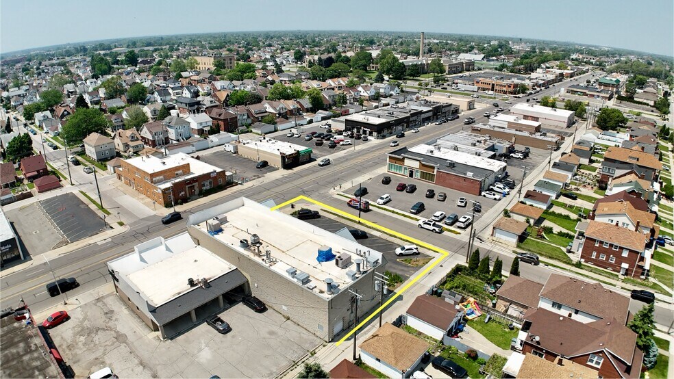 More Photos Of 5320 Schaefer Rd, Dearborn General Retail For Sale