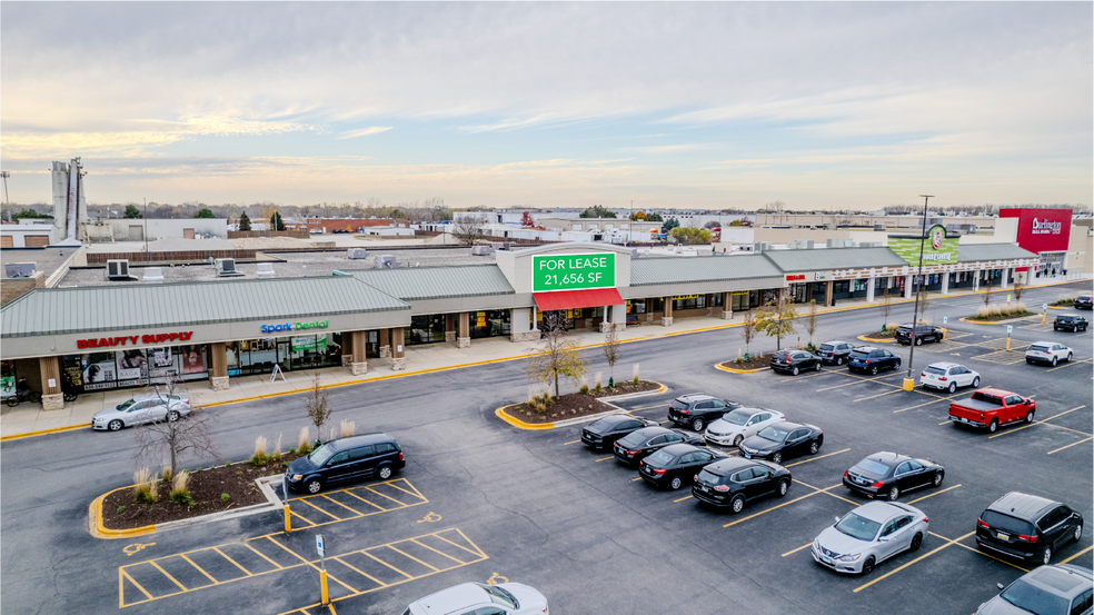 More Photos Of 1000-1090 S Barrington Rd, Streamwood Storefront For Lease