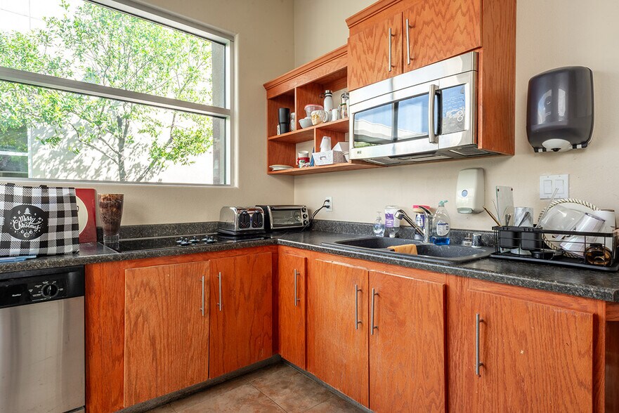 More Photos Of 5125 S Durango Dr, Las Vegas Office For Sale