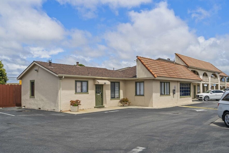 More Photos Of 1283-1287 N Main St, Salinas Storefront Retail Office For Sale