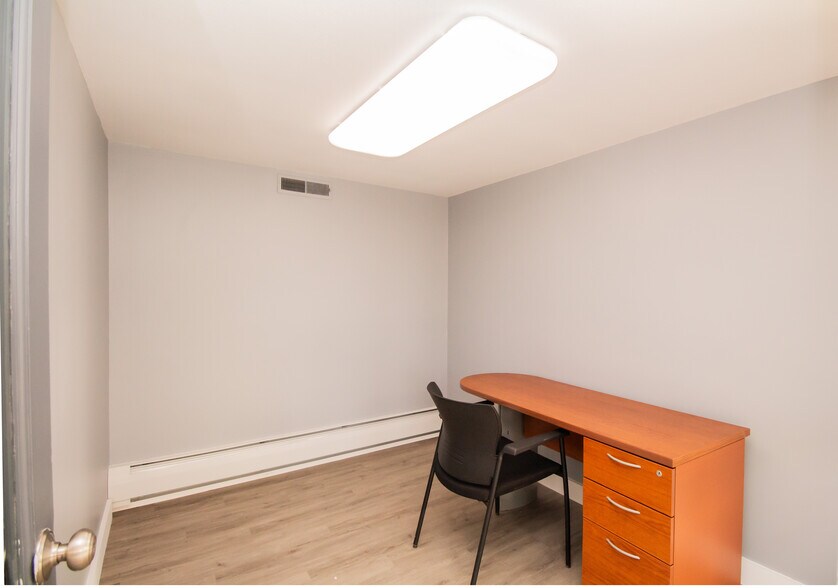 More Photos Of 191 W Main St, Dudley Auto Dealership For Lease